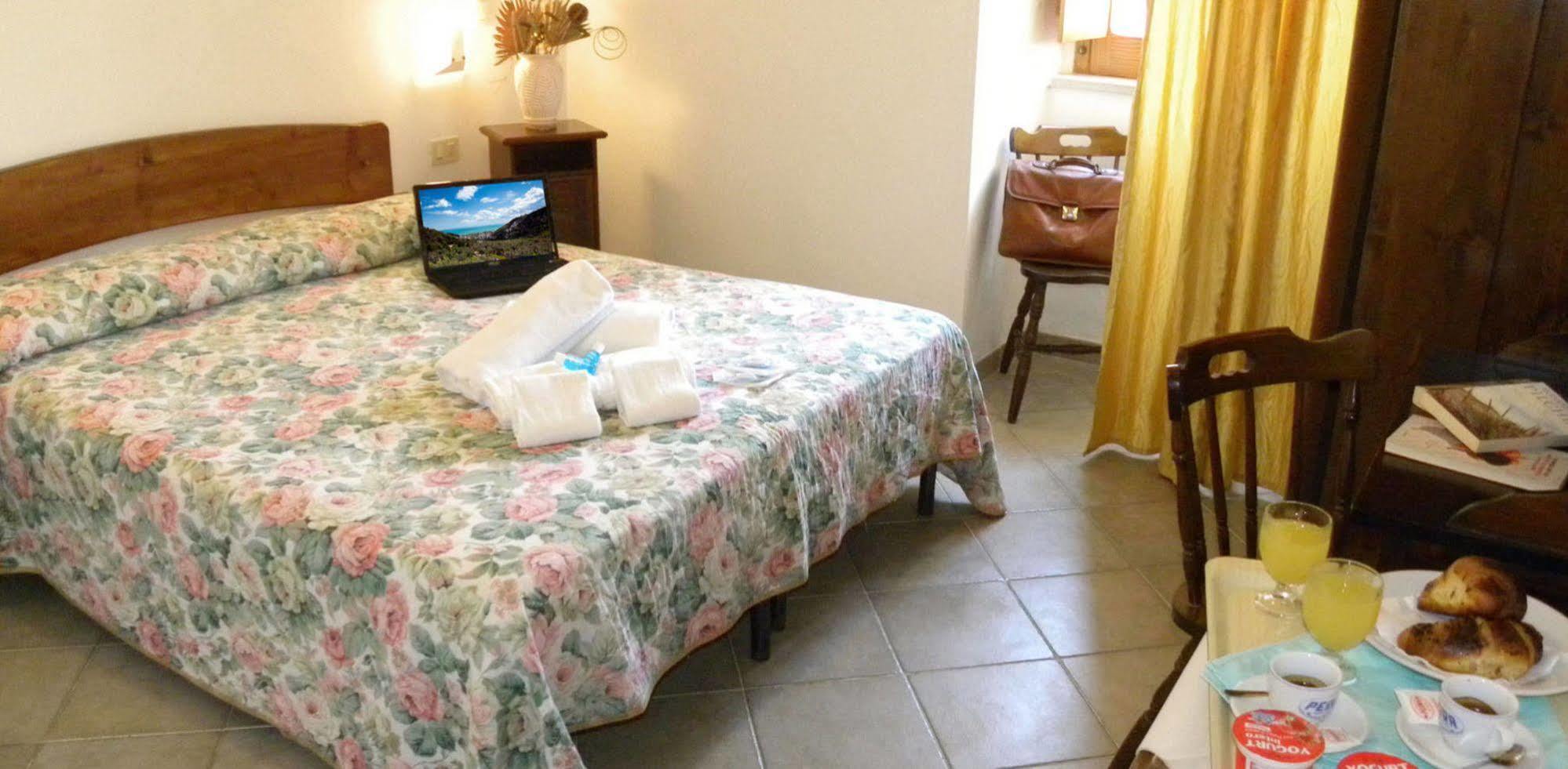 Hotel Punta San Francesco فيستَ المظهر الخارجي الصورة